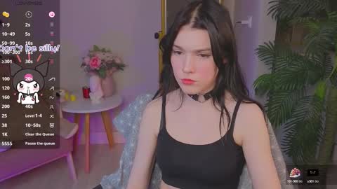 sophie_nomenal_ online show from 10.03.25