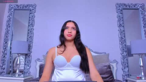 Snapshot of sophiebellucci chatting on 02.09.25 sophiebellucci online show from 02.09.25