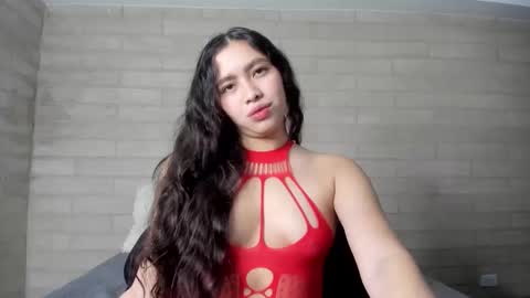 Snapshot of sophiebellucci chatting on 10.11.25 sophiebellucci online show from 10.11.25