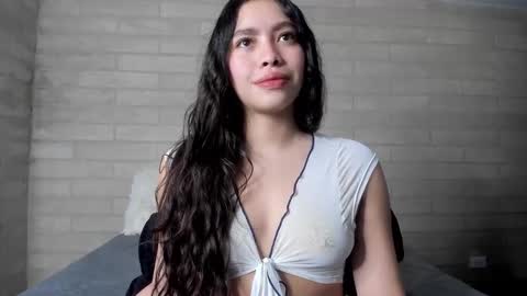 Snapshot of sophiebellucci chatting on 10.12.25 sophiebellucci online show from 10.12.25