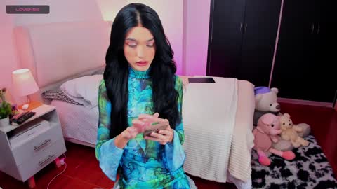 Snapshot of sophiecornett chatting on 12.31.24    online show from 12.31.24