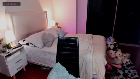 Snapshot of sophiecornett chatting on 01.11.25    online show from 01.11.25