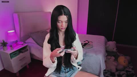 Snapshot of sophiecornett chatting on 09.09.25    online show from 09.09.25