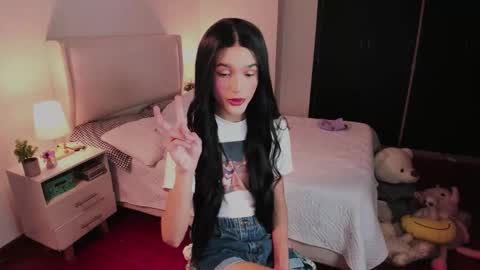 Snapshot of sophiecornett chatting on 09.19.25    online show from 09.19.25