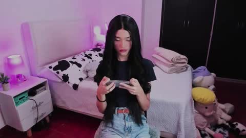 Snapshot of sophiecornett chatting on 10.01.25    online show from 10.01.25