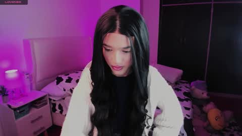 Snapshot of sophiecornett chatting on 10.28.25    online show from 10.28.25