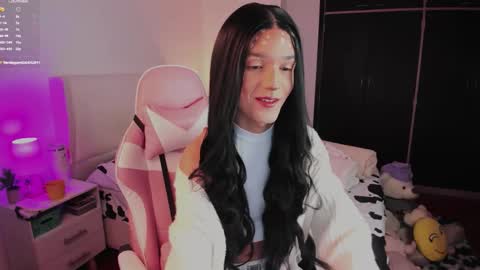 Snapshot of sophiecornett chatting on 10.30.25    online show from 10.30.25