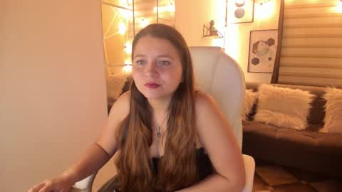 Snapshot of sophiee09_ chatting on 10.08.25 Sophie online show from 10.08.25