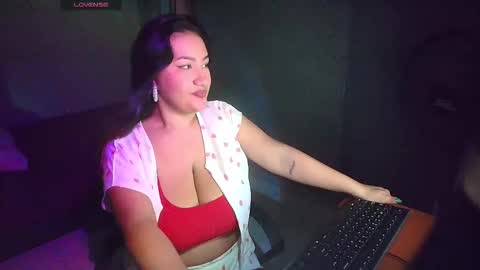 Snapshot of sophiejuicy_ chatting on 10.26.25 sophiejuicy_ online show from 10.26.25