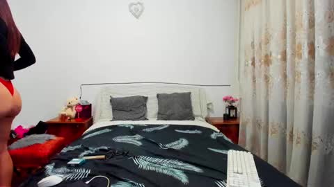 Snapshot of sophiesin__ chatting on 12.11.24 Sophie online show from 12.11.24