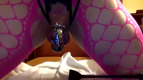 Snapshot of soundingslutslave chatting on 12.04.24 soundingslutslave online show from 12.04.24