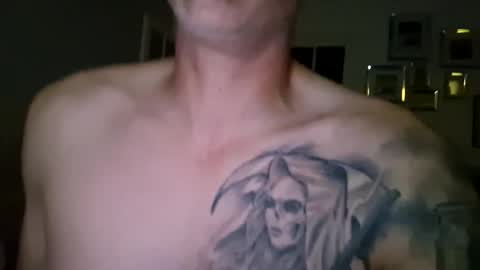 Snapshot of southboy2410 chatting on 10.03.25 southboy2410 online show from 10.03.25