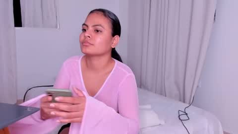 Snapshot of soy_naty_rose3 chatting on 01.11.25 Naty online show from 01.11.25