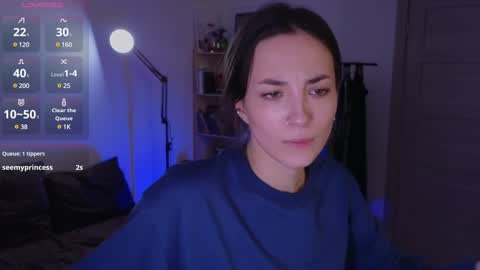 Snapshot of space_x_roxy chatting on 12.03.24 Roxy online show from 12.03.24