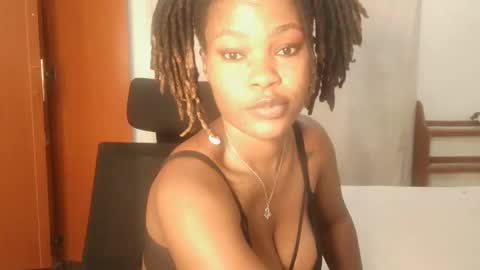 Snapshot of spicy_kerrine chatting on 03.11.25 Spicy kerrine online show from 03.11.25