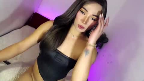 Alora online show from 10.20.25