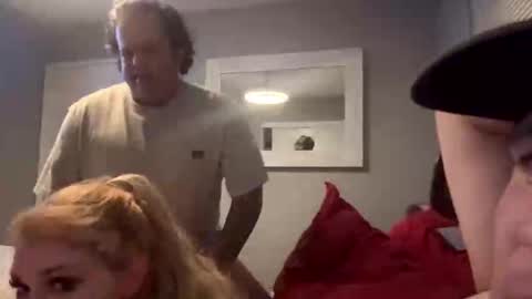 Snapshot of sprawl510 chatting on 09.28.25 sf510 online show from 09.28.25