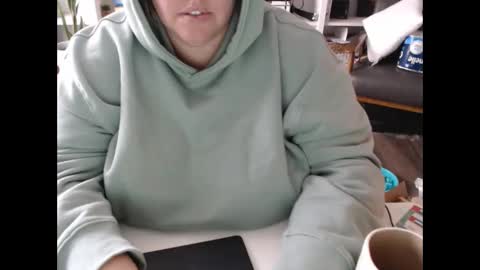 Snapshot of squirtymilfjess chatting on 01.15.25 Messi Jessi online show from 01.15.25