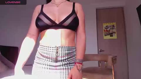 TWstacymalibu110 online show from 10.19.25