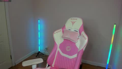 Snapshot of stacy_riiver chatting on 02.04.25 Stacy Mon Tue Wed Thu Fri Sun GMT GMT 3 1000am - 0400pm  online show from 02.04.25