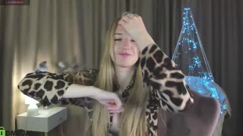 Snapshot of stacy_riiver chatting on 10.03.25 Stacy Mon Tue Wed Thu Fri Sun GMT GMT 3 1000am - 0400pm  online show from 10.03.25