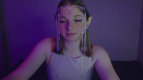 Snapshot of star_girlish chatting on 10.13.25 star_girlish online show from 10.13.25