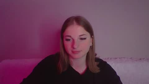 Snapshot of star_girlish chatting on 10.25.25 star_girlish online show from 10.25.25