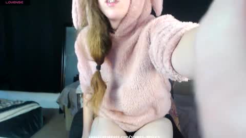 Snapshot of starry_smiles chatting on 10.15.25 Starry online show from 10.15.25