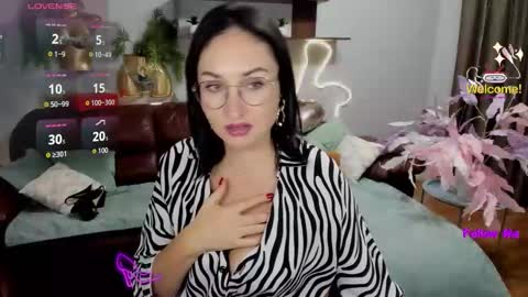 StefanaWinter online show from 10.21.25