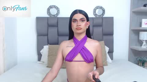 Snapshot of stefaniflores chatting on 01.22.25 stefaniflores online show from 01.22.25