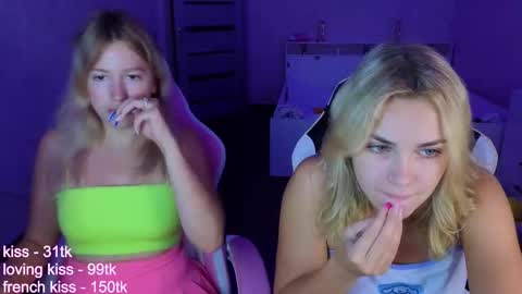 Snapshot of stefany_and_bettany chatting on 09.10.25 stefany_and_bettany online show from 09.10.25