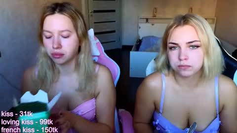 Snapshot of stefany_and_bettany chatting on 09.29.25 stefany_and_bettany online show from 09.29.25