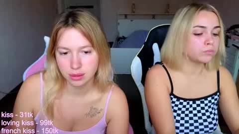 Snapshot of stefany_and_bettany chatting on 10.04.25 stefany_and_bettany online show from 10.04.25