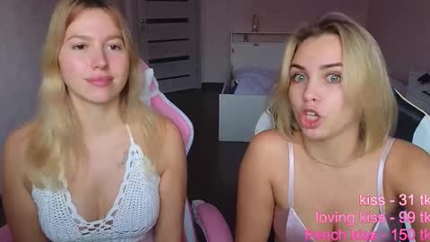 Snapshot of stefany_and_bettany chatting on 10.21.25 stefany_and_bettany online show from 10.21.25