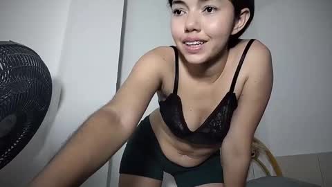 Snapshot of steffharris chatting on 02.05.25 stefany online show from 02.05.25