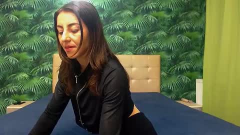 Snapshot of stella_john chatting on 01.14.25 Stella John online show from 01.14.25