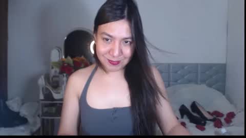 Snapshot of stellahugets chatting on 09.12.25 Stella online show from 09.12.25