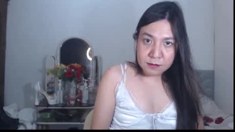 Snapshot of stellahugets chatting on 09.17.25 Stella online show from 09.17.25