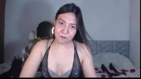 Snapshot of stellahugets chatting on 09.18.25 Stella online show from 09.18.25