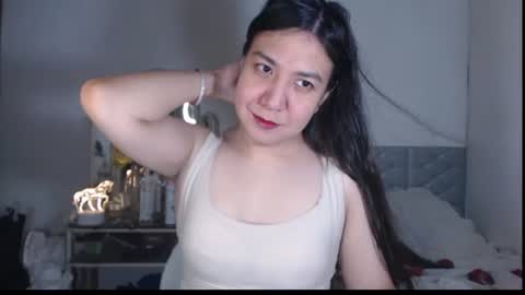 Snapshot of stellahugets chatting on 10.05.25 Stella online show from 10.05.25