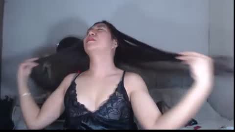 Snapshot of stellahugets chatting on 10.17.25 Stella online show from 10.17.25