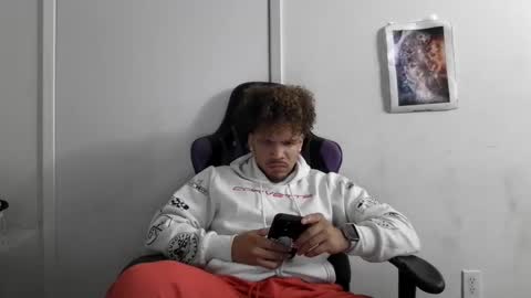 Snapshot of str8dj chatting on 09.18.25 Dj online show from 09.18.25