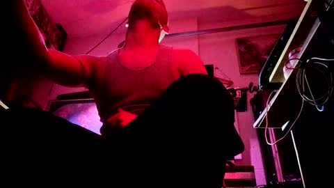 Str8 online show from 10.20.25