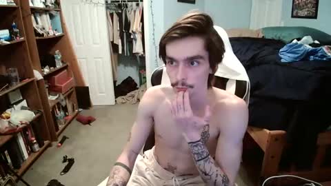 Snapshot of str8whiteboy21 chatting on 02.12.25 str8whiteboy21 online show from 02.12.25