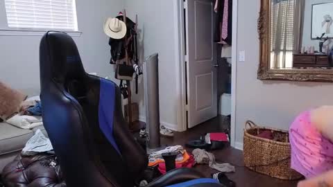 Snapshot of str8whiteboy21 chatting on 09.12.25 str8whiteboy21 online show from 09.12.25