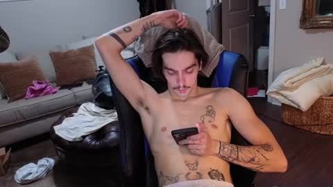 Snapshot of str8whiteboy21 chatting on 09.15.25 str8whiteboy21 online show from 09.15.25