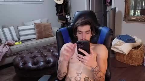 Snapshot of str8whiteboy21 chatting on 09.19.25 str8whiteboy21 online show from 09.19.25