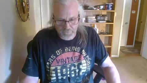 Snapshot of stroknpoker chatting on 10.05.25 stroknpoker online show from 10.05.25