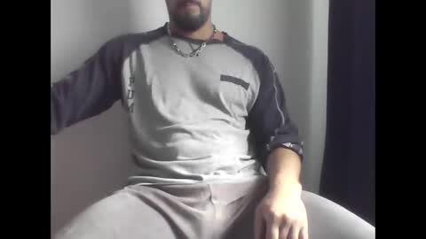 Snapshot of studdotcom chatting on 10.12.25 Ero online show from 10.12.25