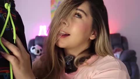 Snapshot of students_porn chatting on 02.19.25 students_porn online show from 02.19.25